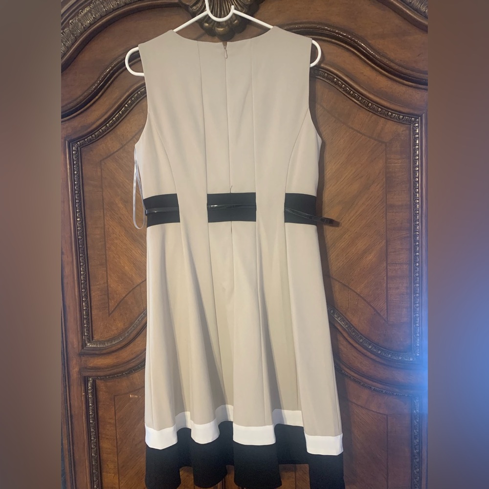 Calvin Klein size 8 dress - Picture 3 of 3